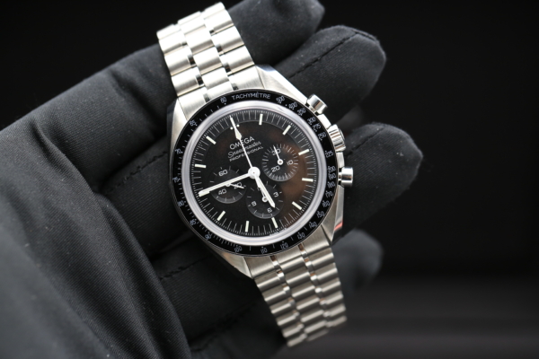 Omega Speedmaster Professional Moonwatch Double Sapphire 42mm